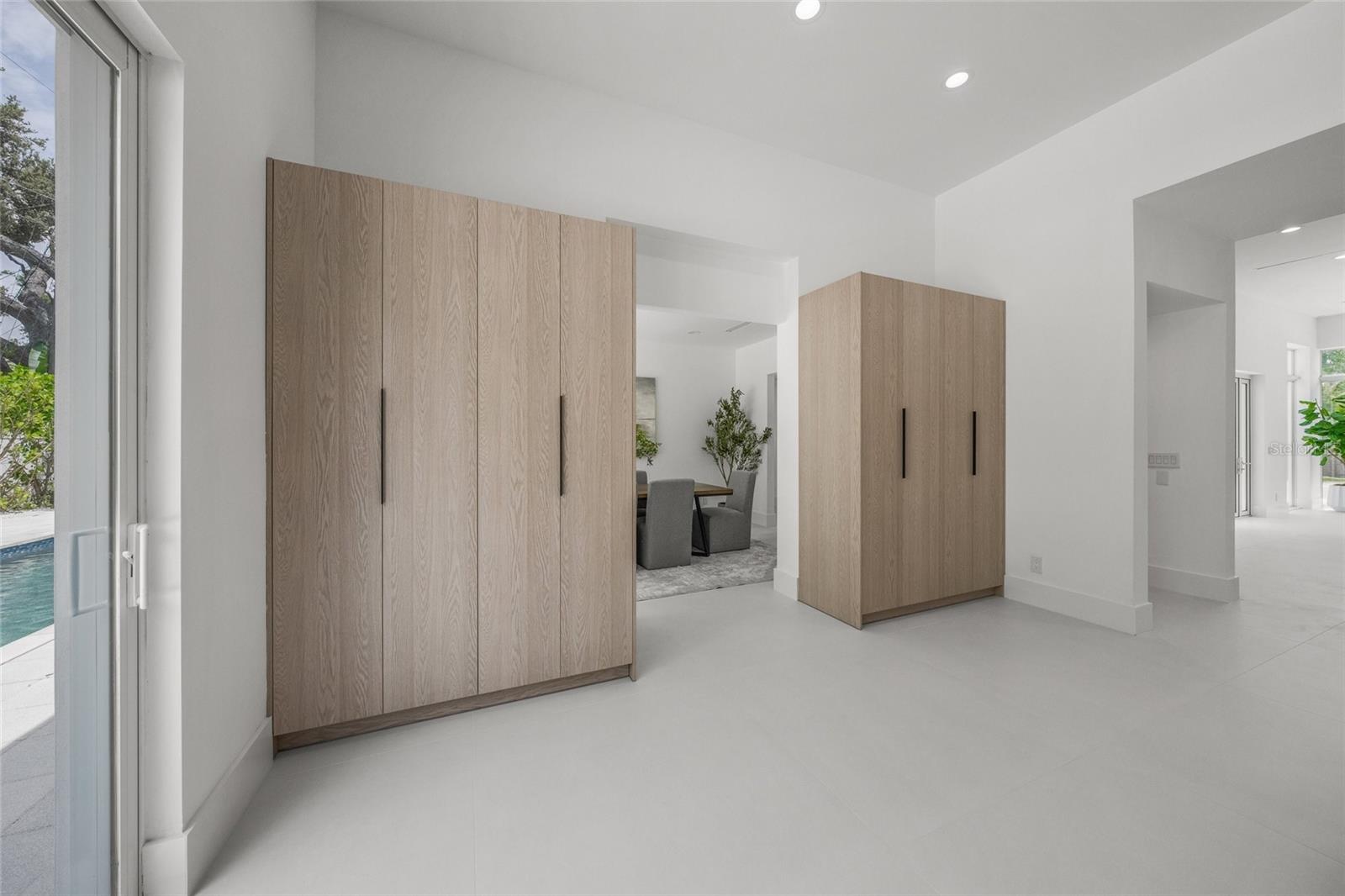 INDIAN SHORES - Residential