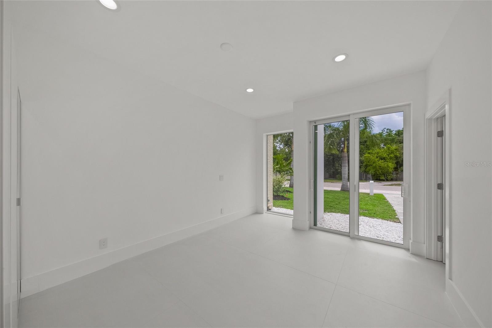 INDIAN SHORES - Residential