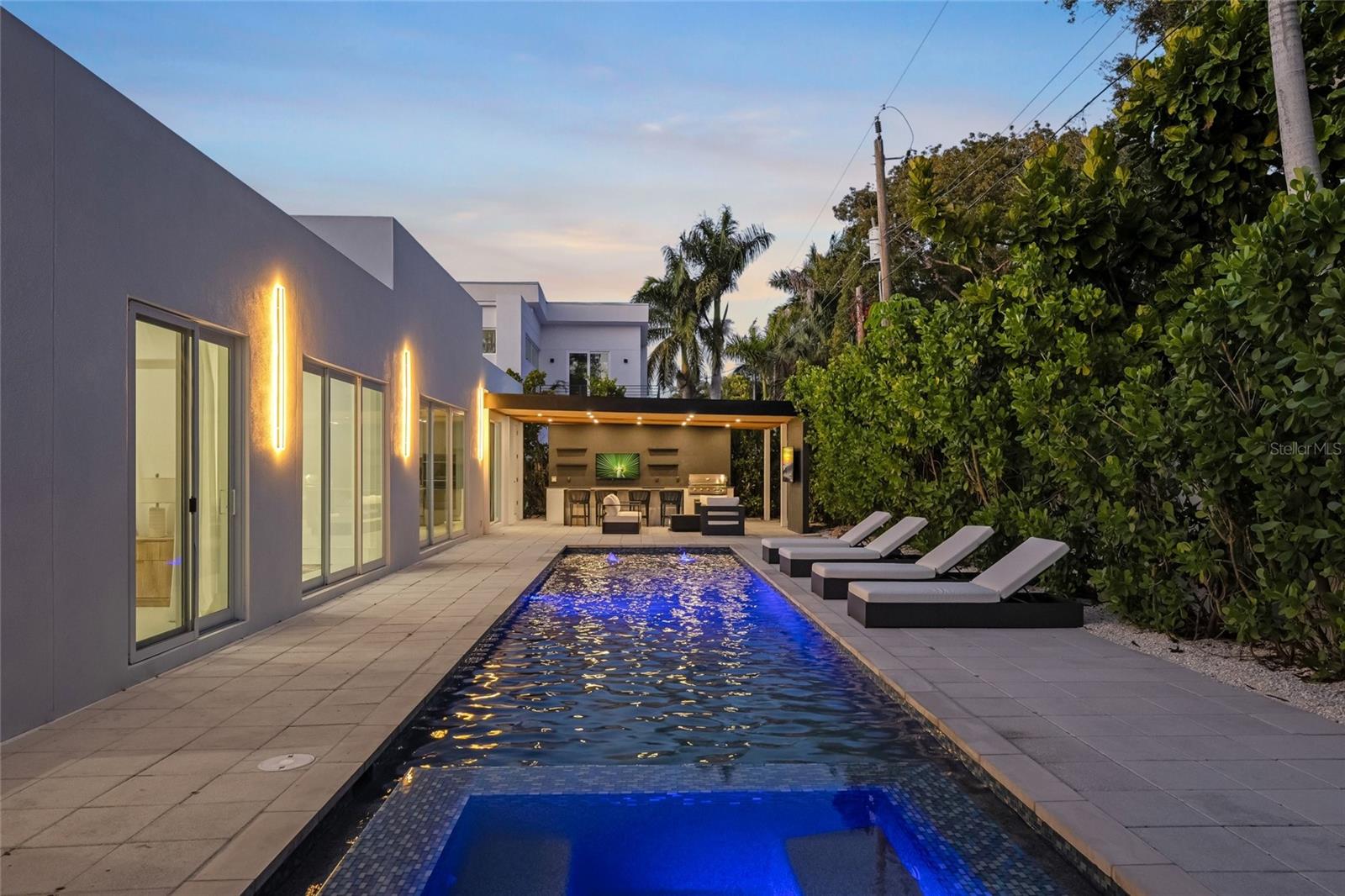 INDIAN SHORES - Residential