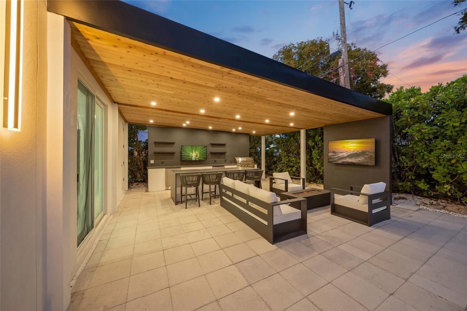 INDIAN SHORES - Residential