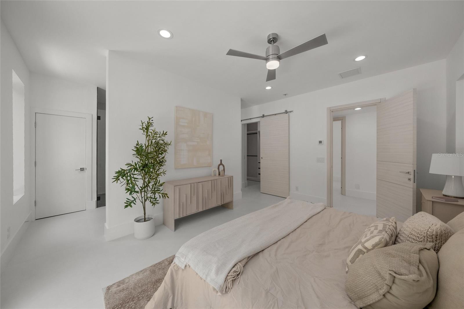 INDIAN SHORES - Residential