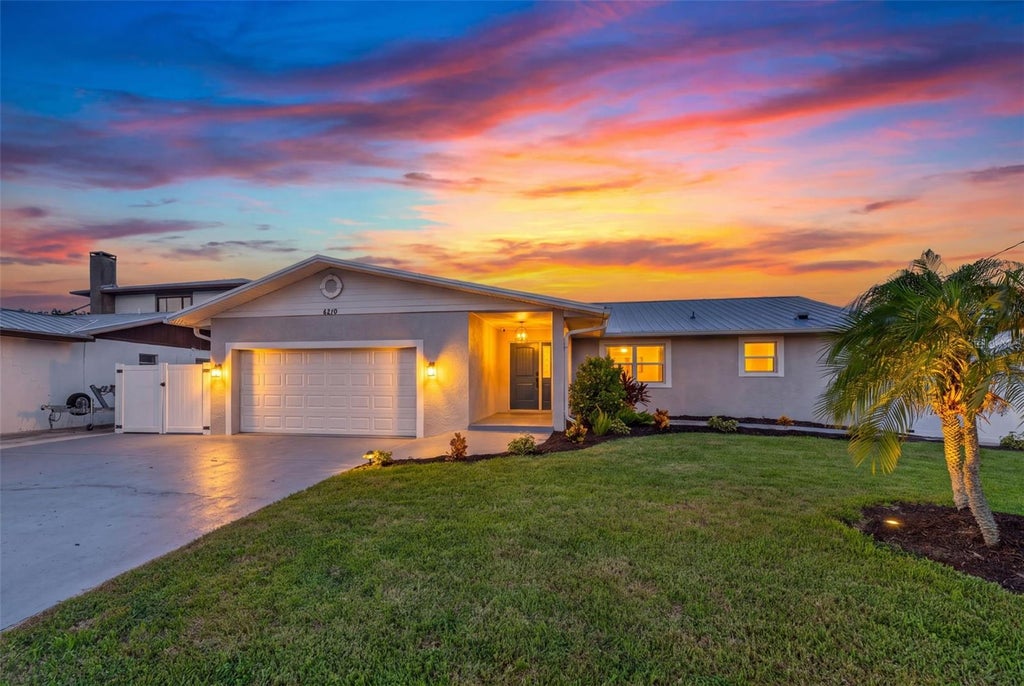 Photo of 4219 2nd Avenue NE, Bradenton, FL 34208 (MLS # A4707928)