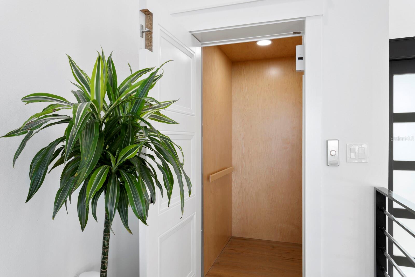 VENETIAN ISLES - Residential