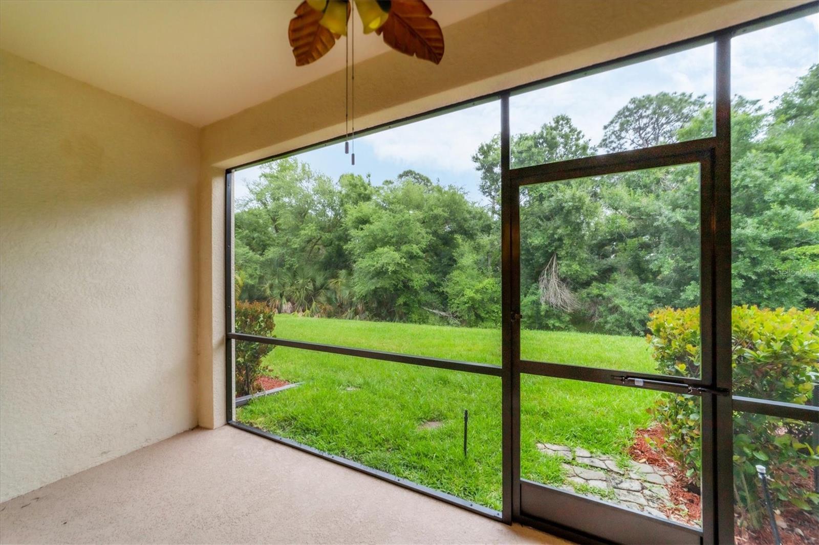 GRAN PARADISO TWNHMS 1B - Residential Lease