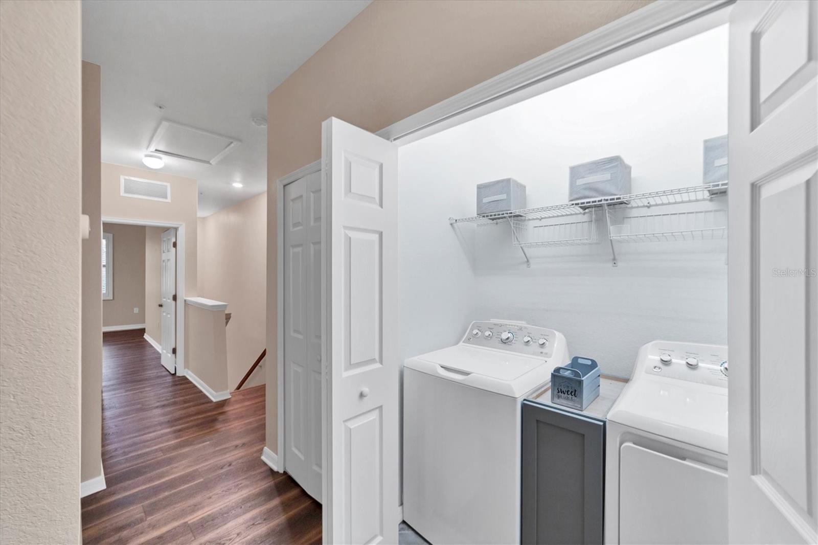 GRAN PARADISO TWNHMS 1B - Residential Lease