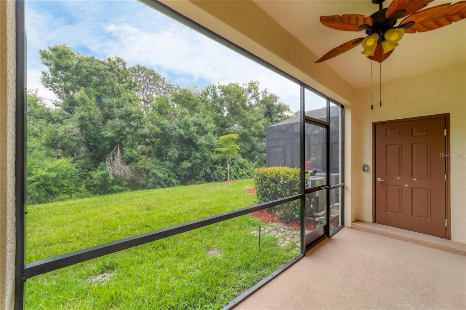 GRAN PARADISO TWNHMS 1B - Residential Lease