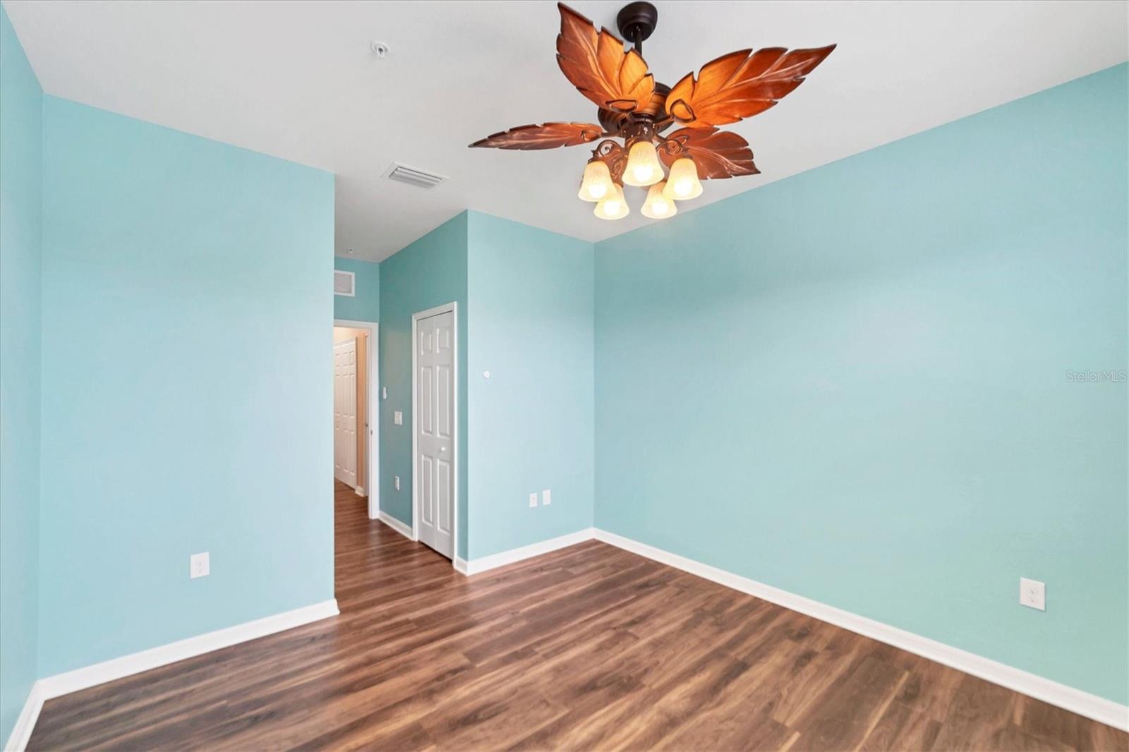 GRAN PARADISO TWNHMS 1B - Residential Lease