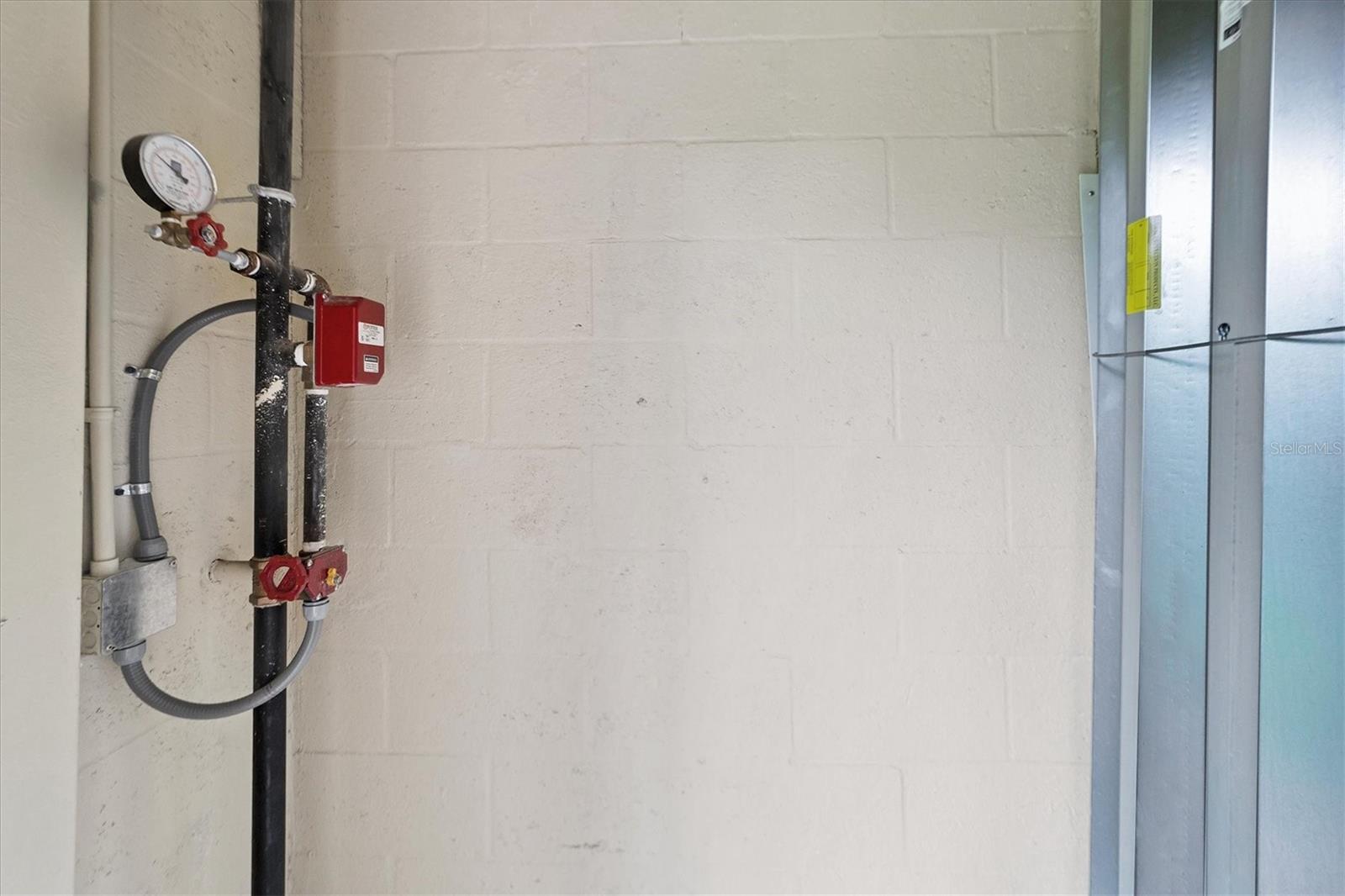 GRAN PARADISO TWNHMS 1B - Residential Lease