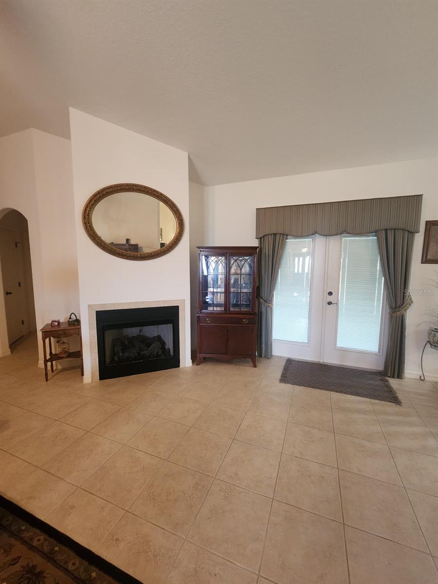 MARION OAKS - Residential