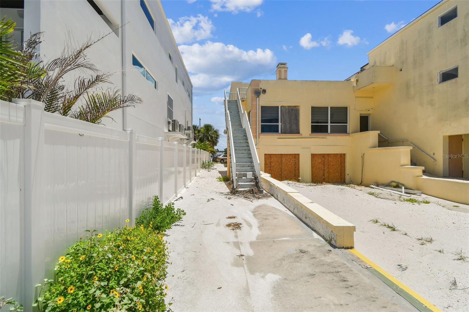 INDIAN ROCKS - Residential