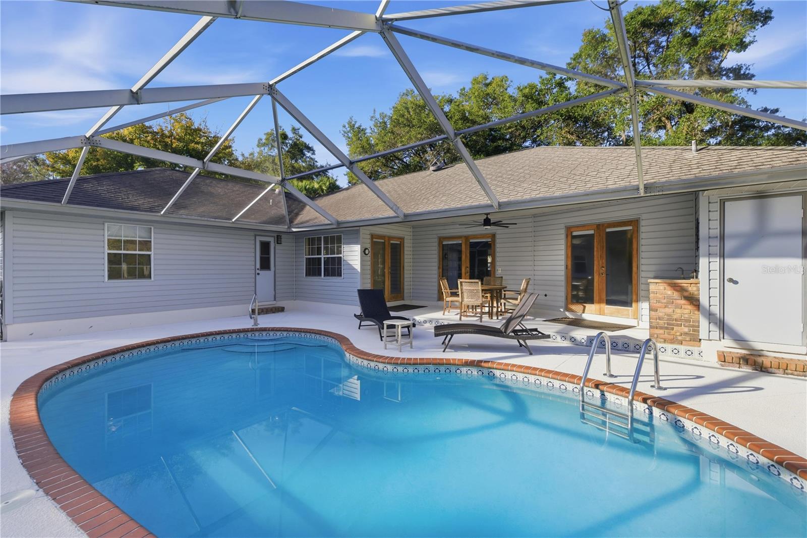 HUNTERS TRACE - Residential