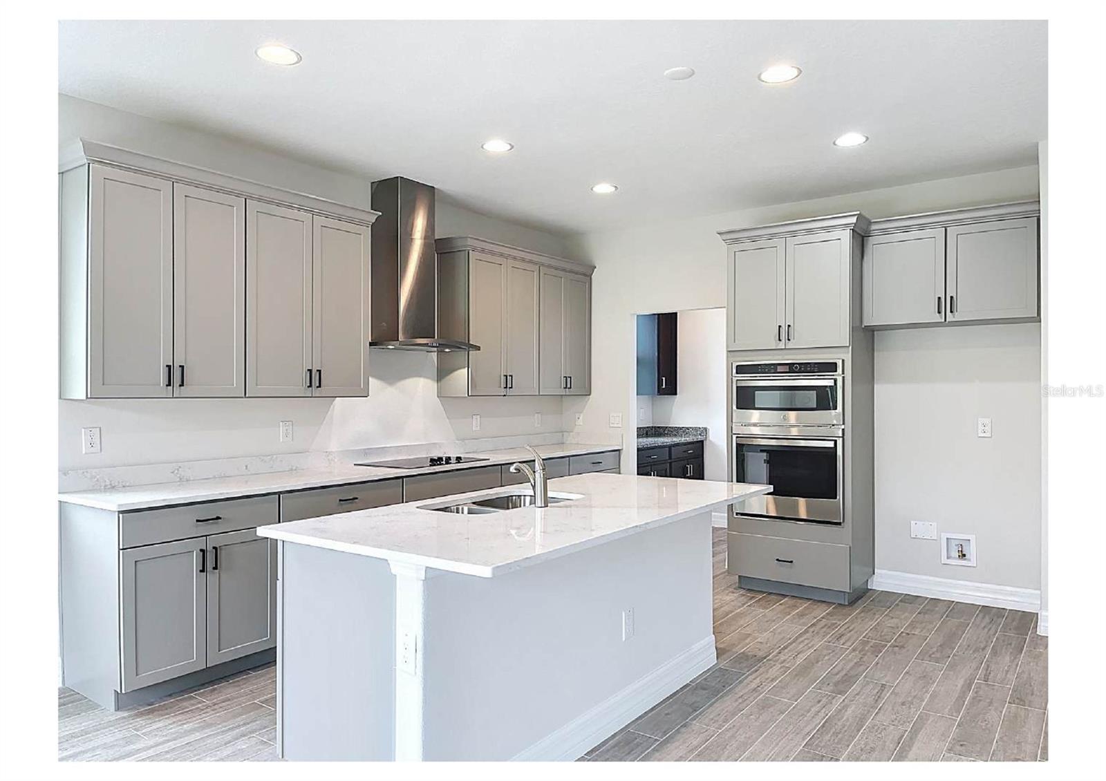 CARROLLWOOD LANDINGS - Residential