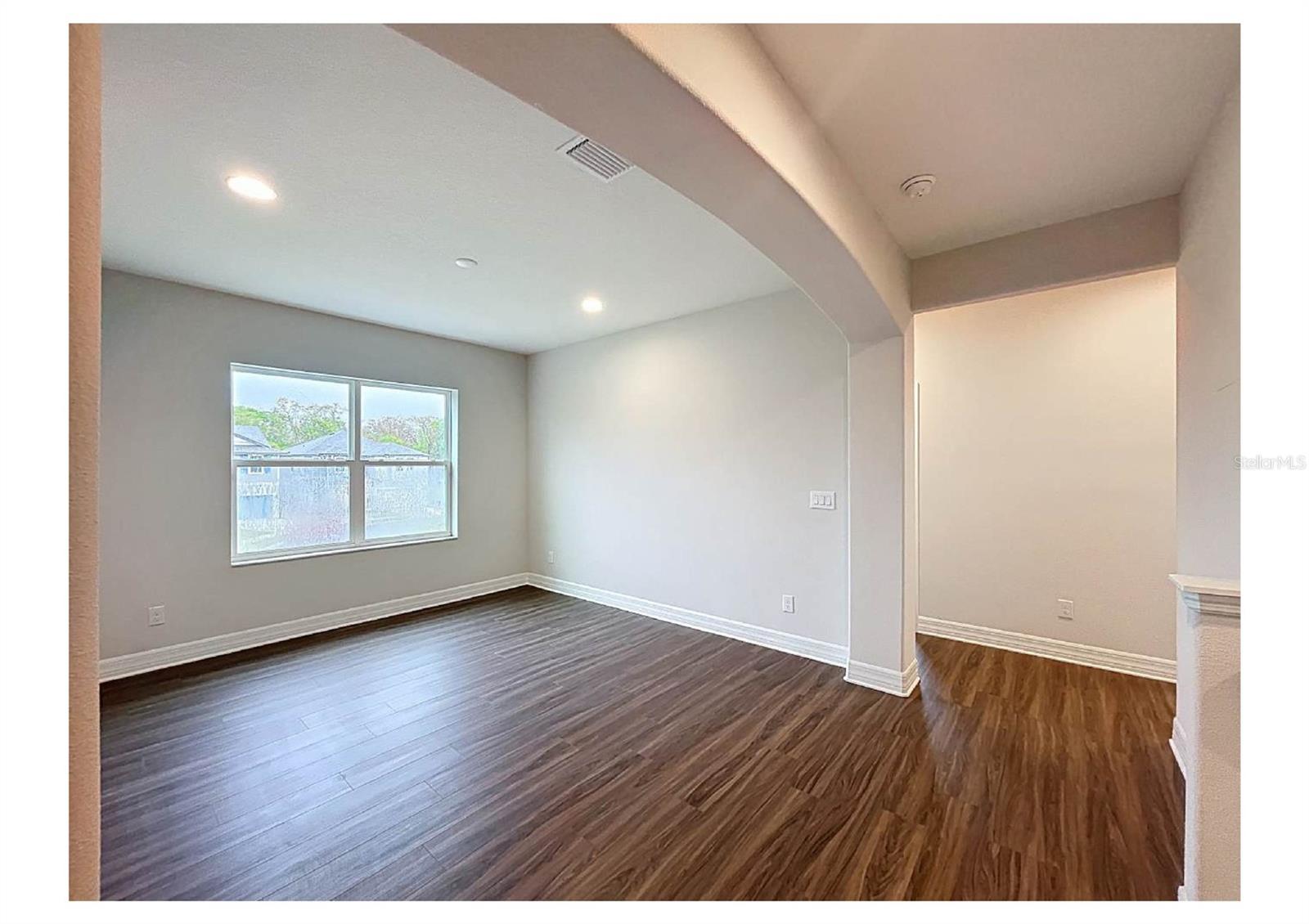 CARROLLWOOD LANDINGS - Residential