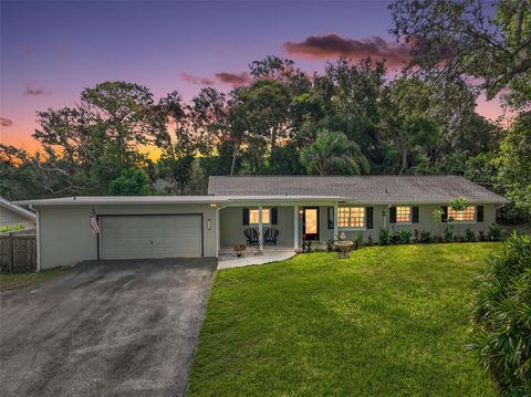 Photo of 2112 Normandy Drive, Mount Dora, FL 32757 (MLS # G5102311)