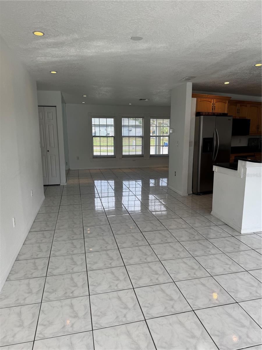 732 TUXFORD DRIVE