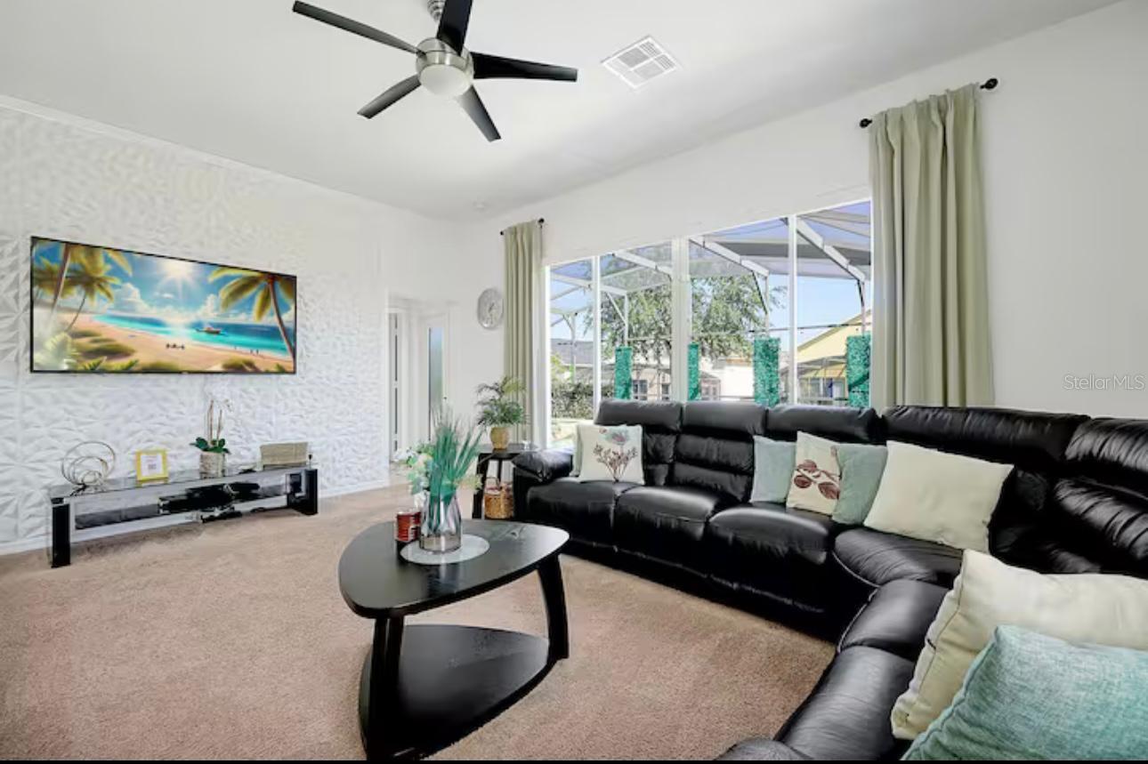 559 CADIZ LOOP