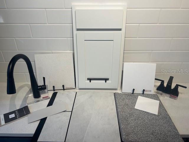 SEASONS AT MAGNOLIA POINTE - Residential