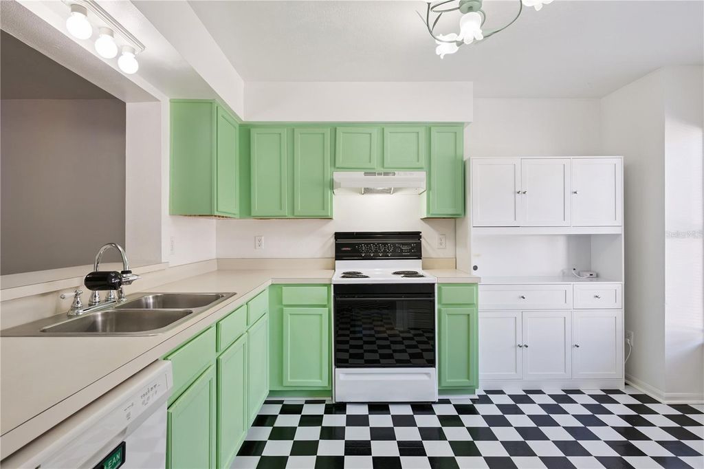 Photo of 565 Green Spring Circle, Winter Springs, FL 32708 (MLS # O6384281)