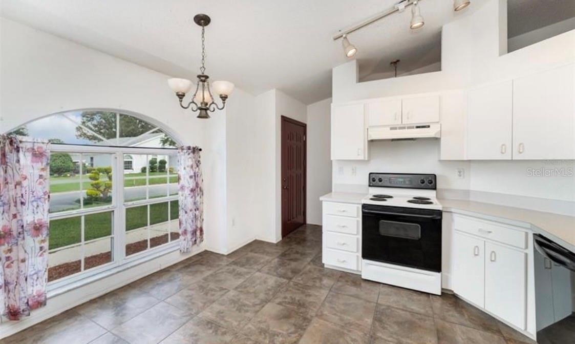 DEVONSHIRE MANOR - Residential Lease