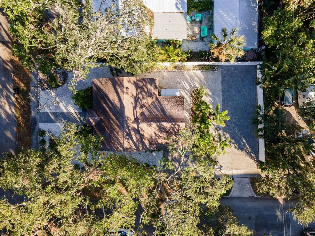 Photo of 1704 Wisconsin Lane, Sarasota, FL 34239 (MLS # A4683524)