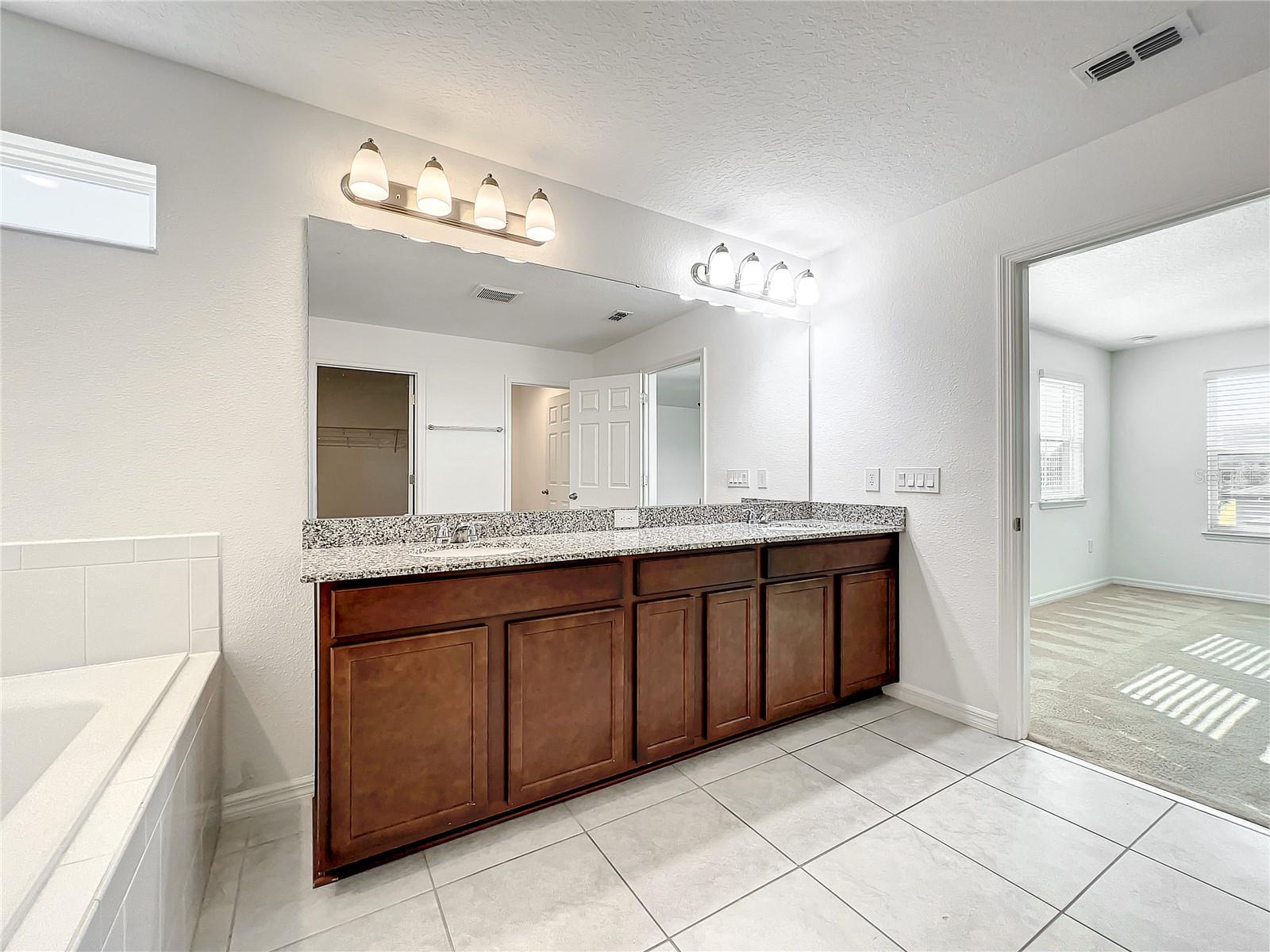 OAKLAND TRLS PH 1 - Residential