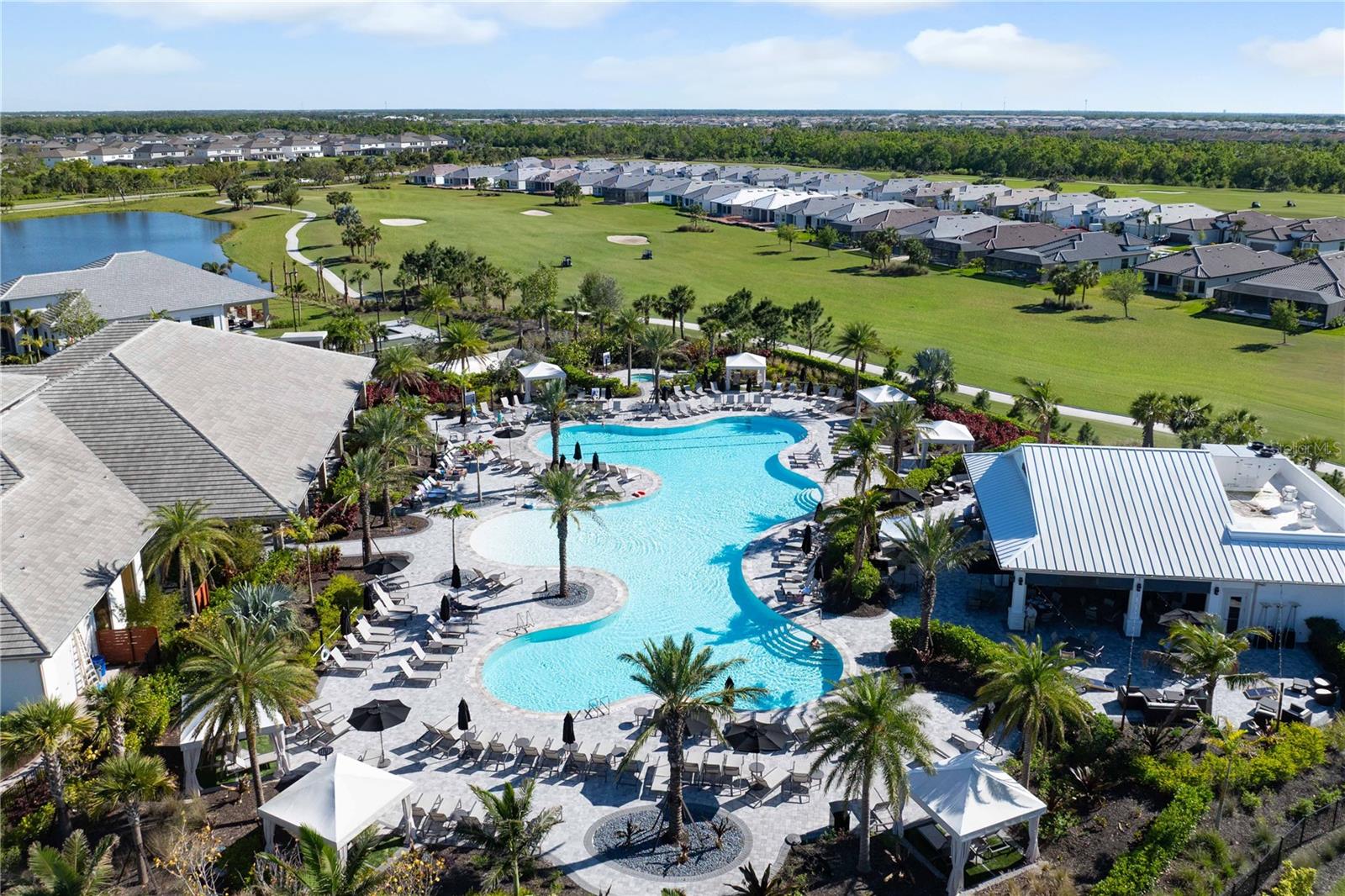 AZARIO ESPLANADE PH VII - Residential