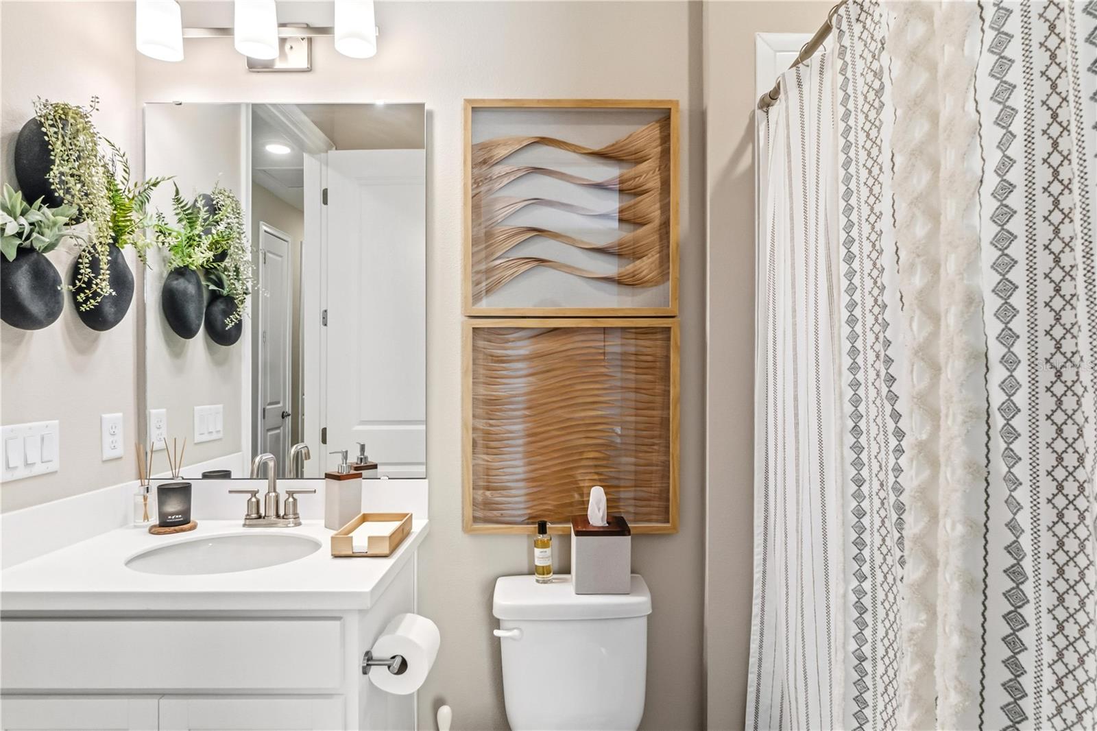 AZARIO ESPLANADE PH VII - Residential