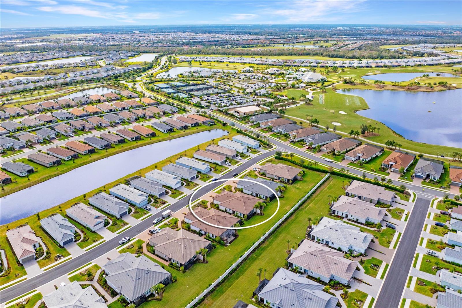 AZARIO ESPLANADE PH VII - Residential