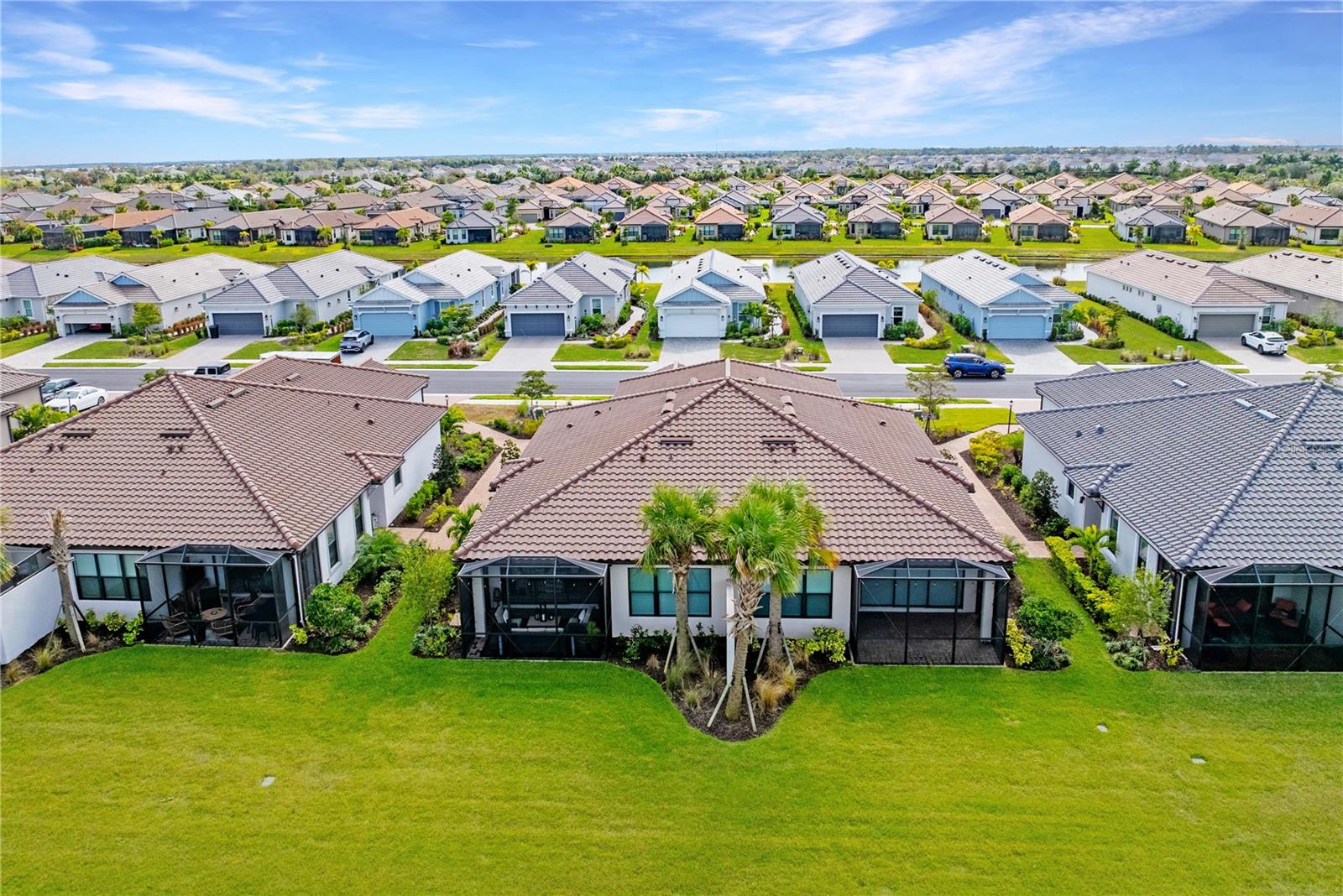 AZARIO ESPLANADE PH VII - Residential