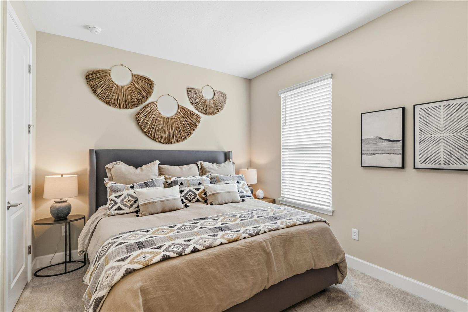 AZARIO ESPLANADE PH VII - Residential