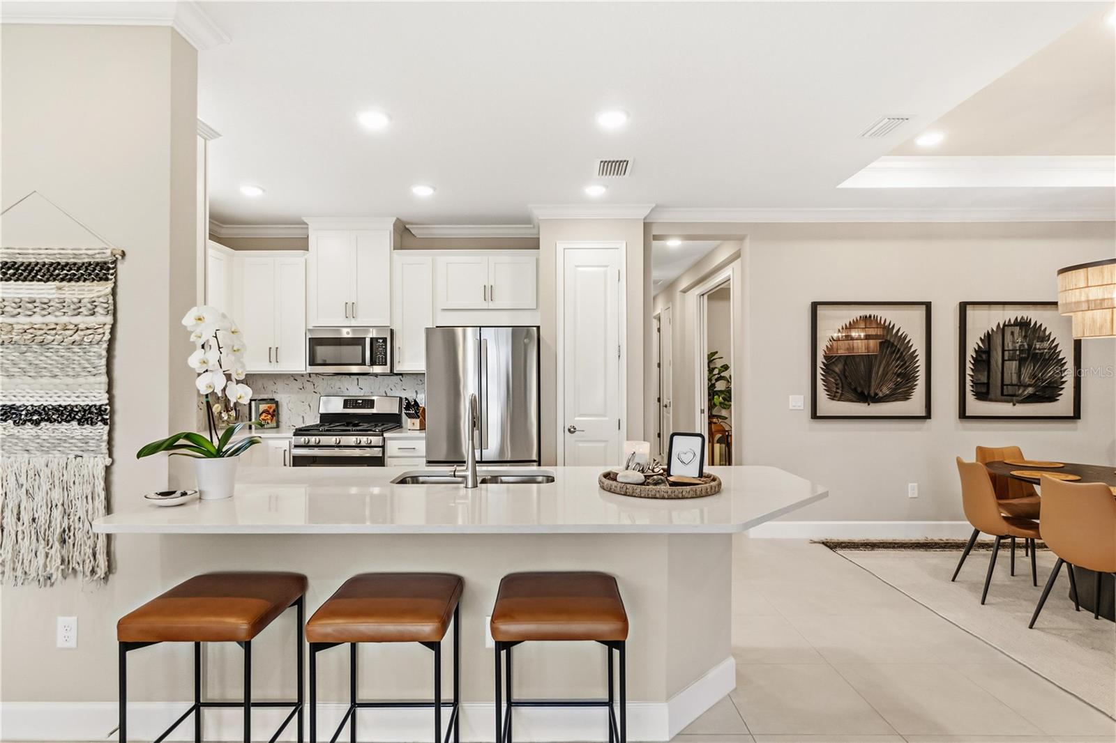 AZARIO ESPLANADE PH VII - Residential