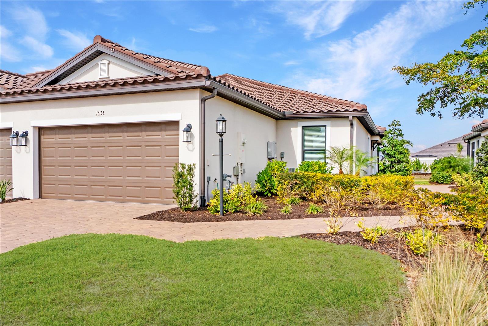 AZARIO ESPLANADE PH VII - Residential