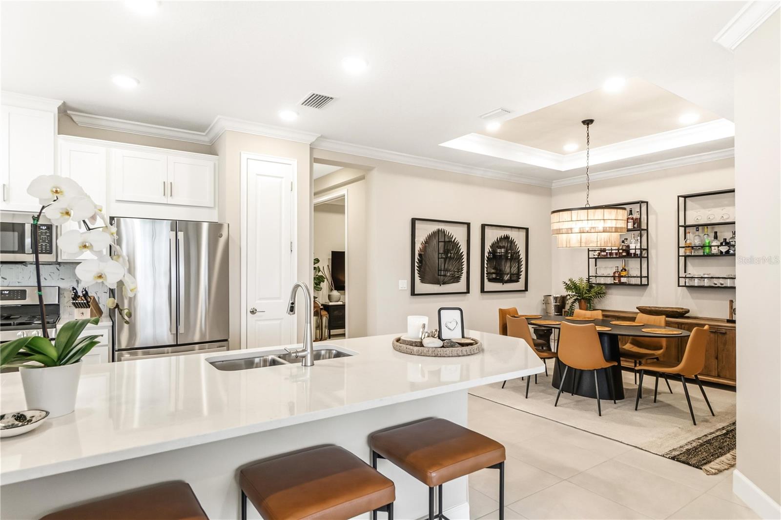 AZARIO ESPLANADE PH VII - Residential