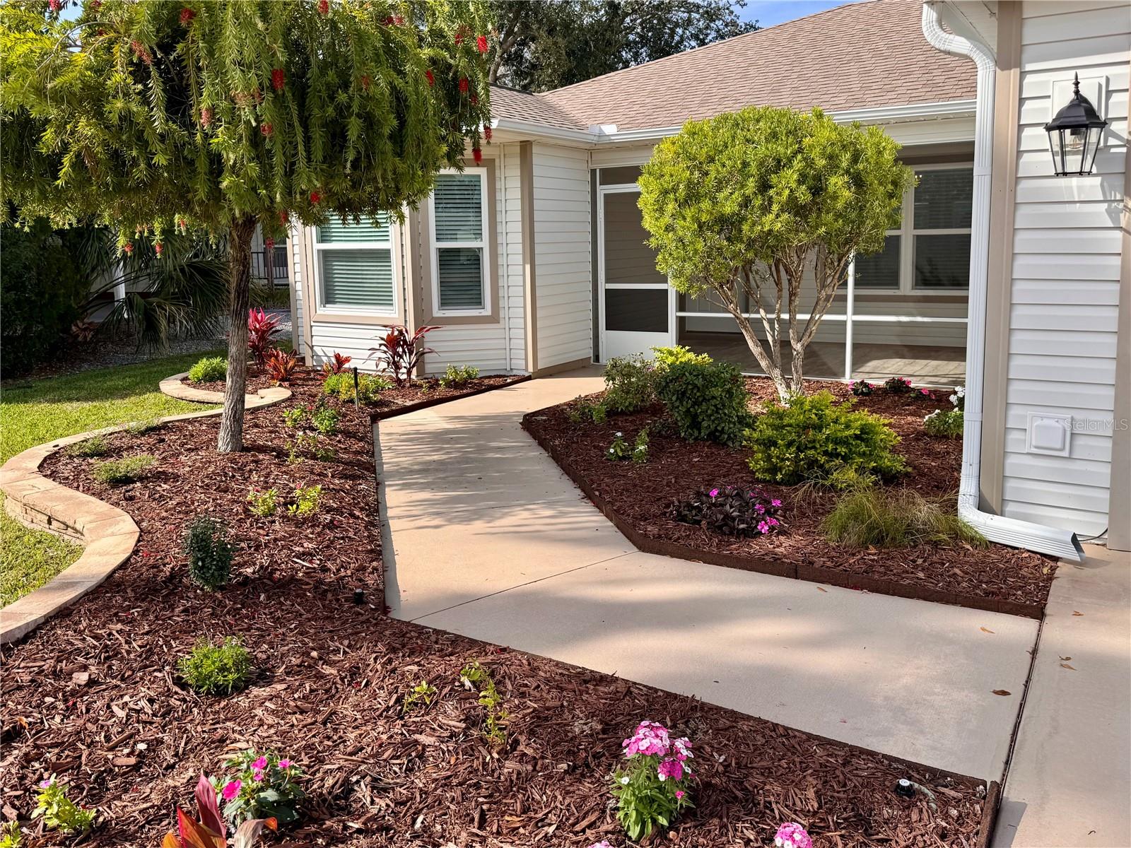 LADY LAKE ORANGE BLOSSOM GARDENS UNIT 06 - Residential