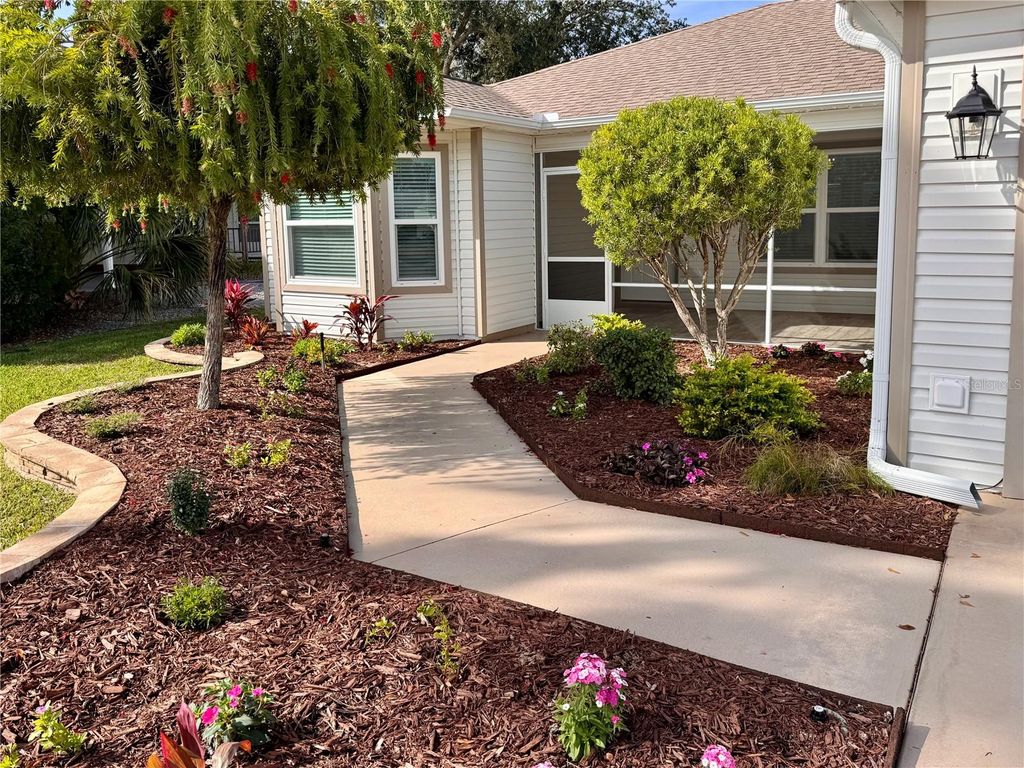 Photo of 1006 Ann Avenue, Lady Lake, FL 32159 (MLS # G5106584)