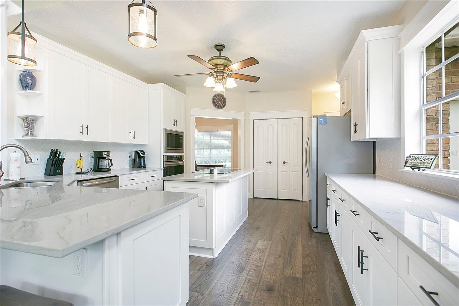 COUNTRY ESTATES - Residential