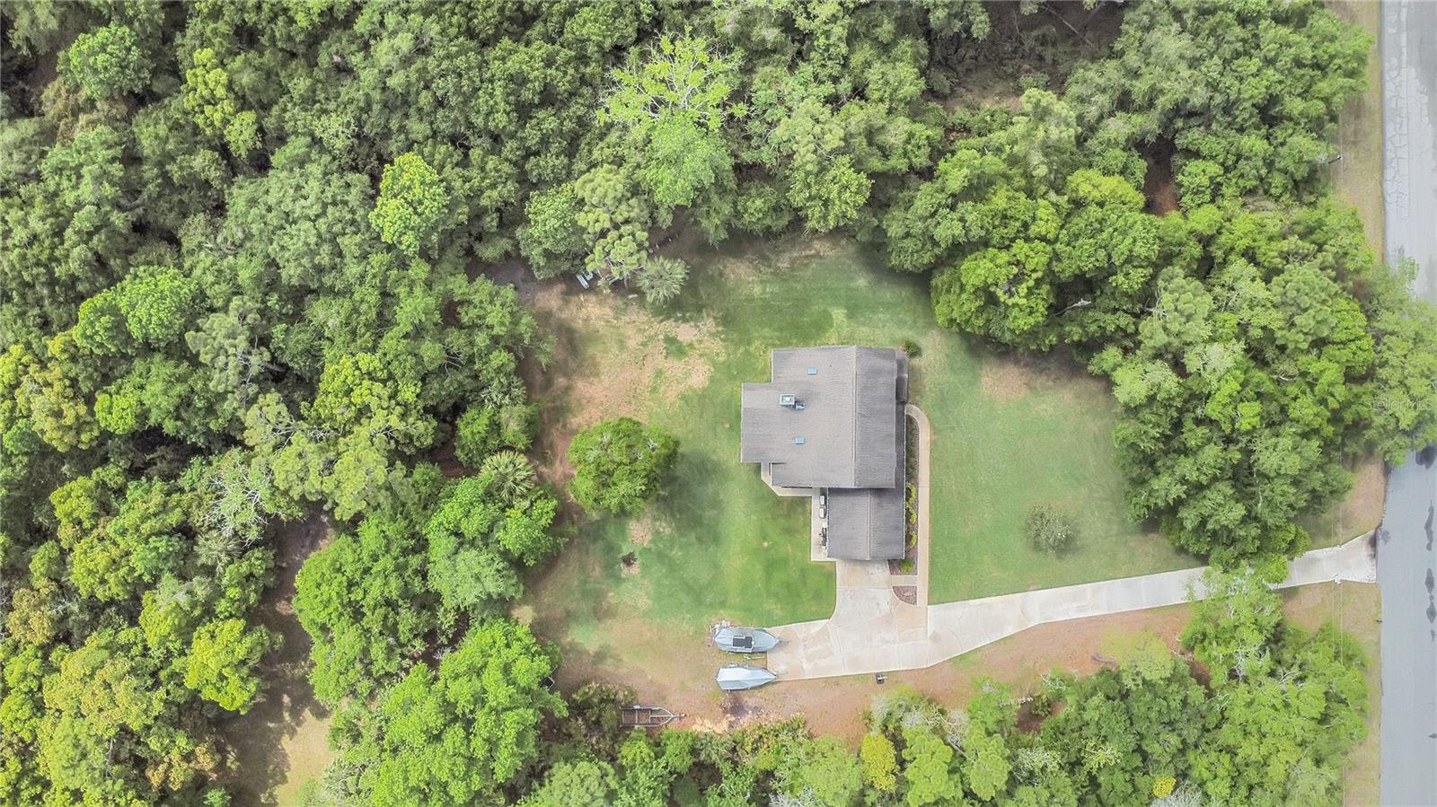 COUNTRY ESTATES - Residential