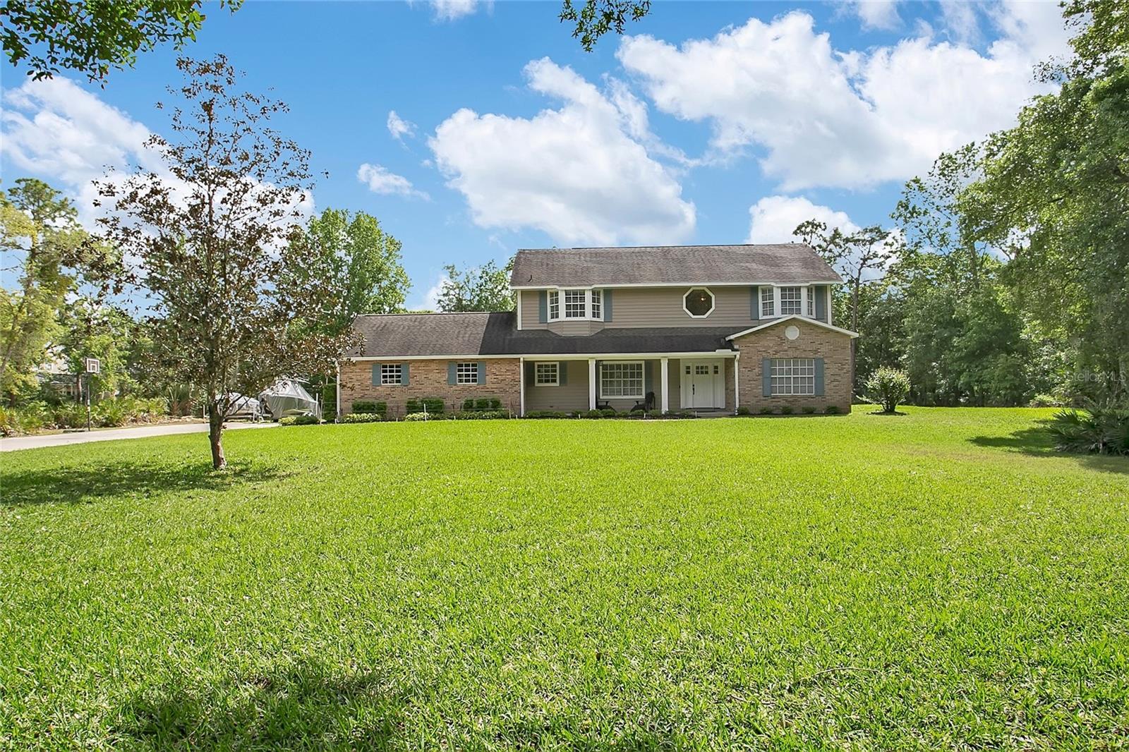 COUNTRY ESTATES - Residential