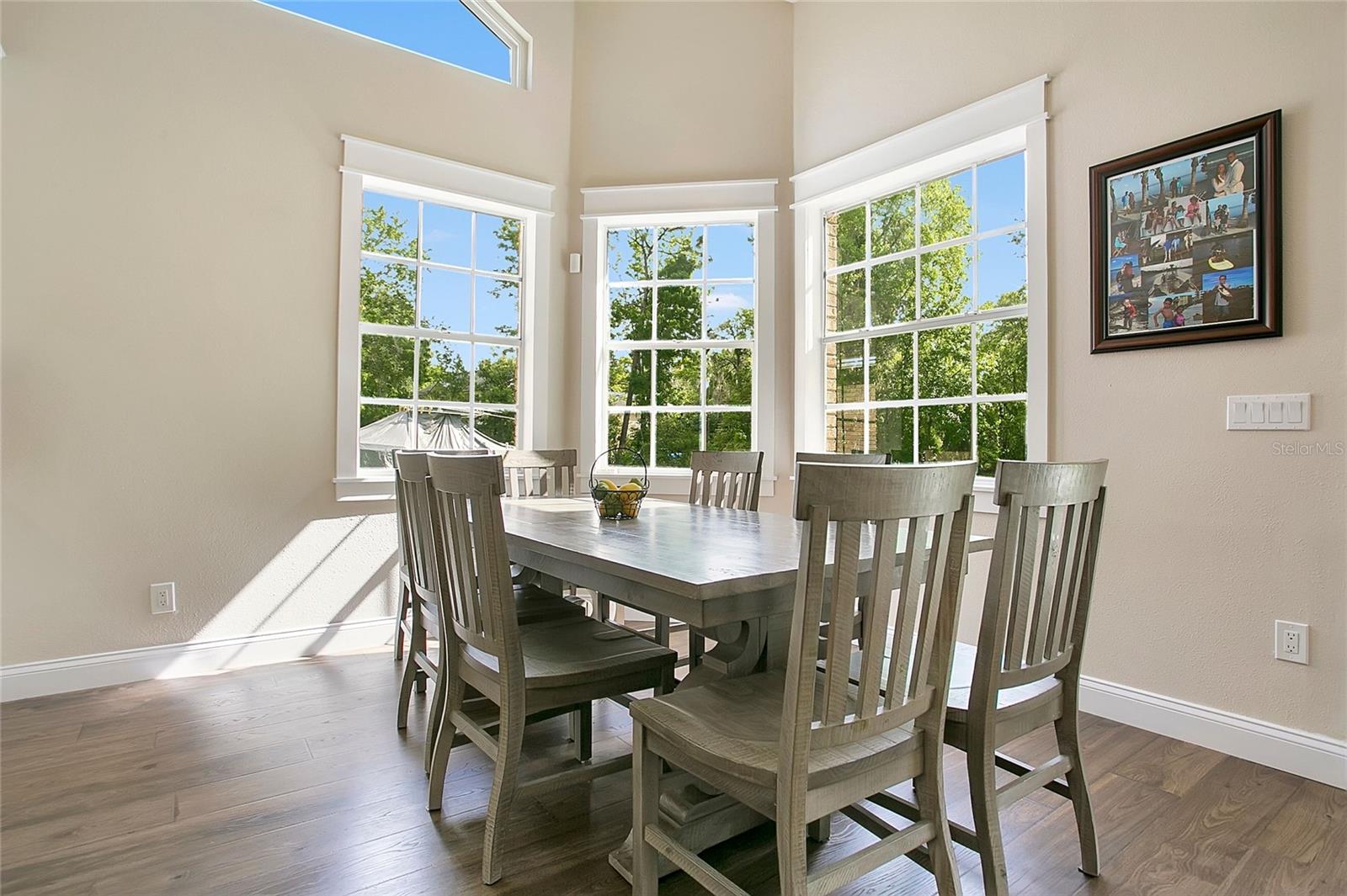 COUNTRY ESTATES - Residential