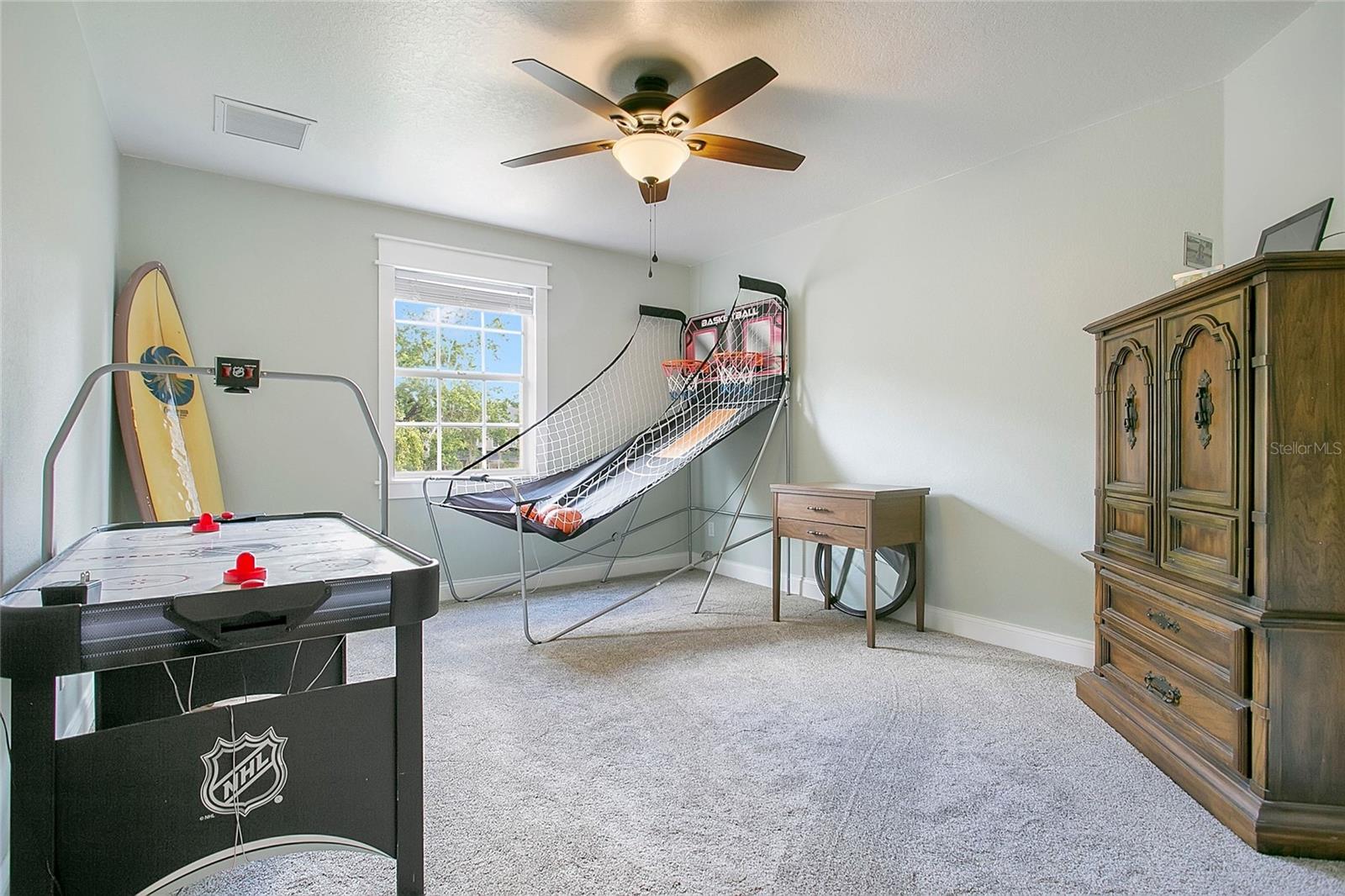 COUNTRY ESTATES - Residential