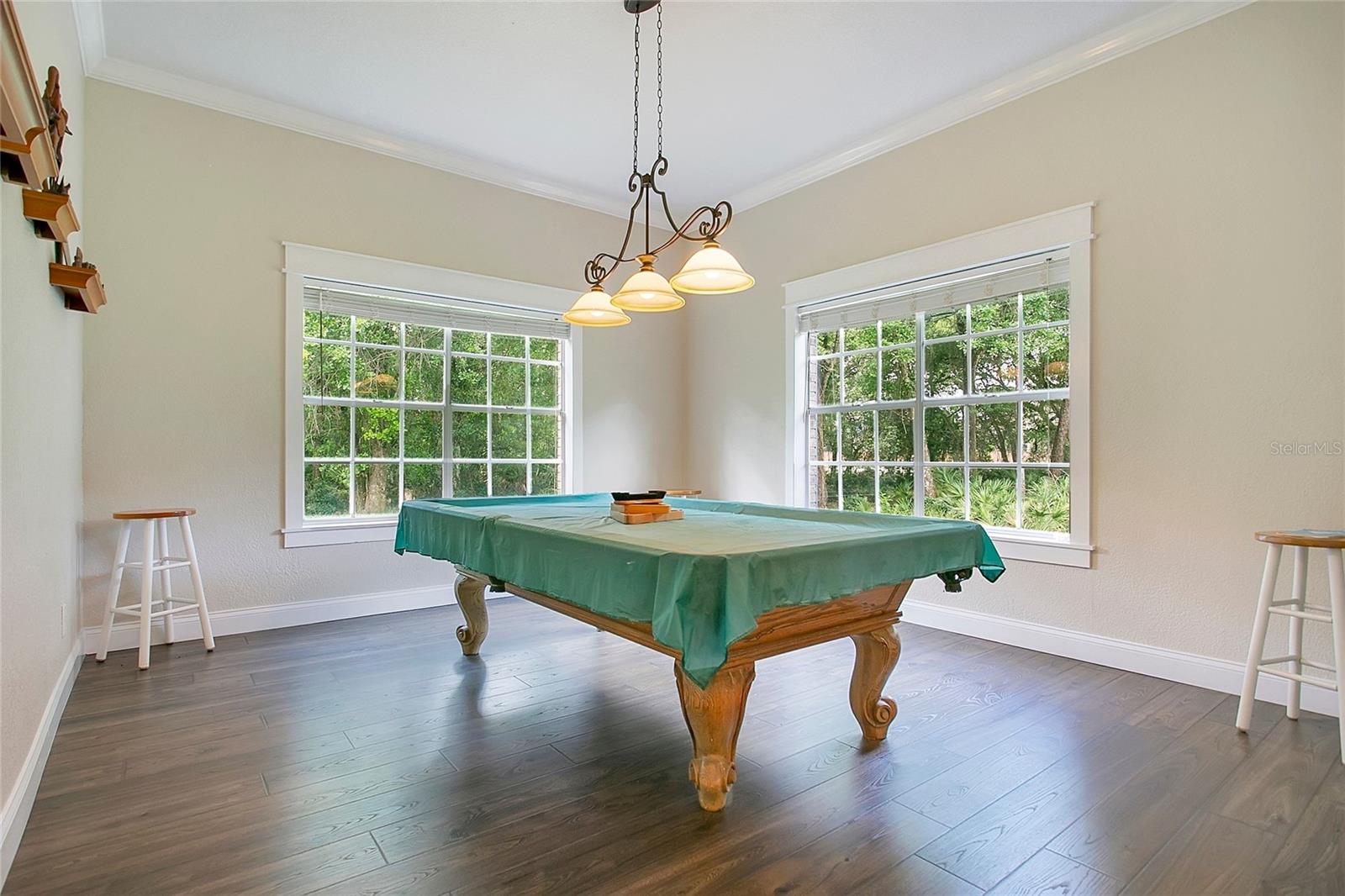 COUNTRY ESTATES - Residential