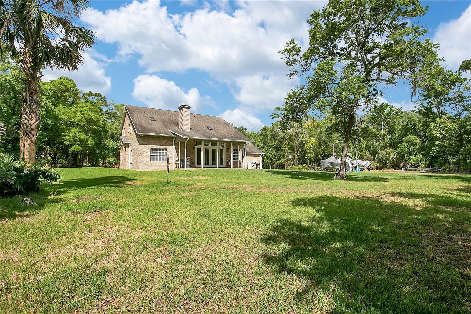 COUNTRY ESTATES - Residential