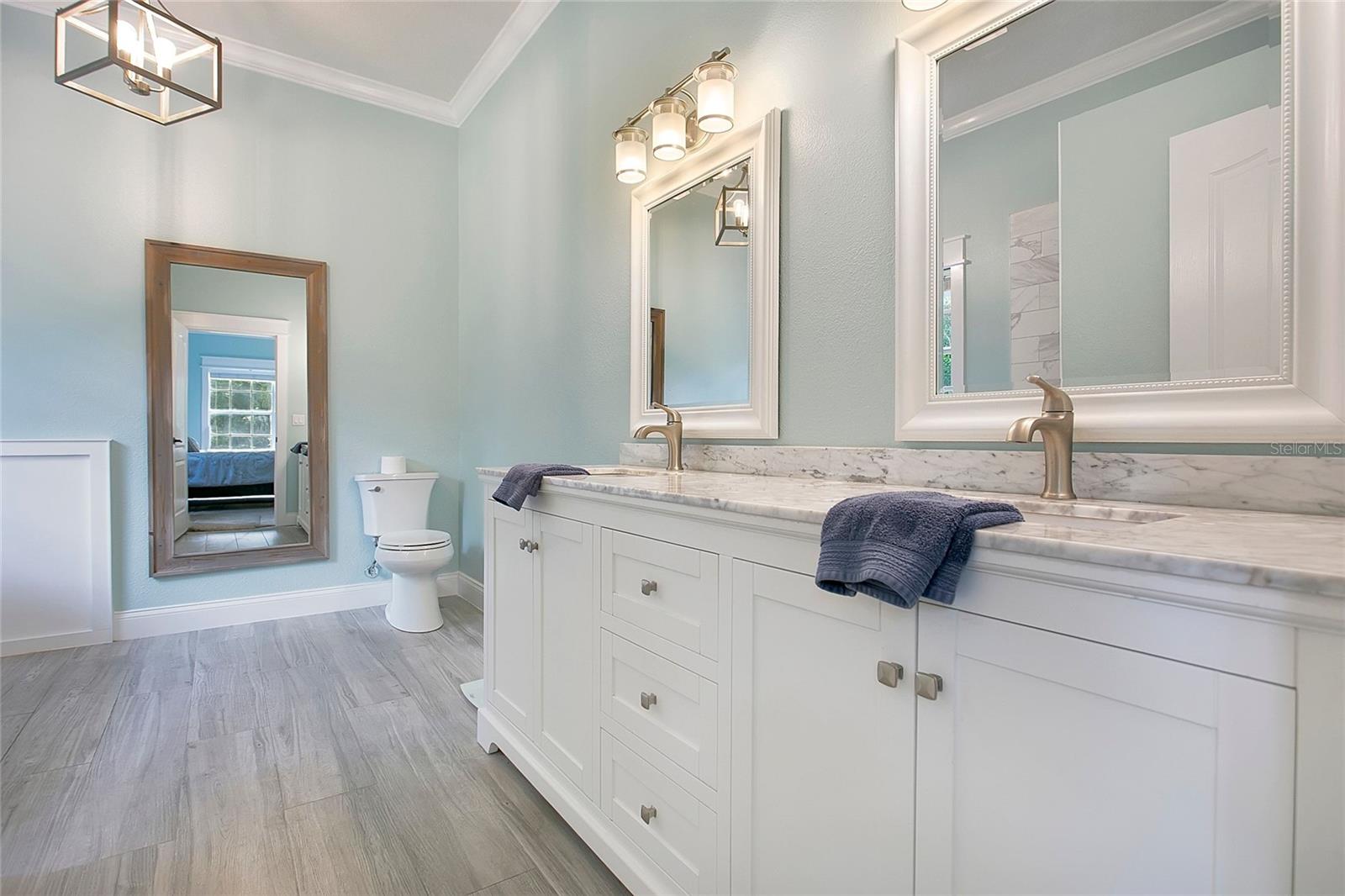 COUNTRY ESTATES - Residential