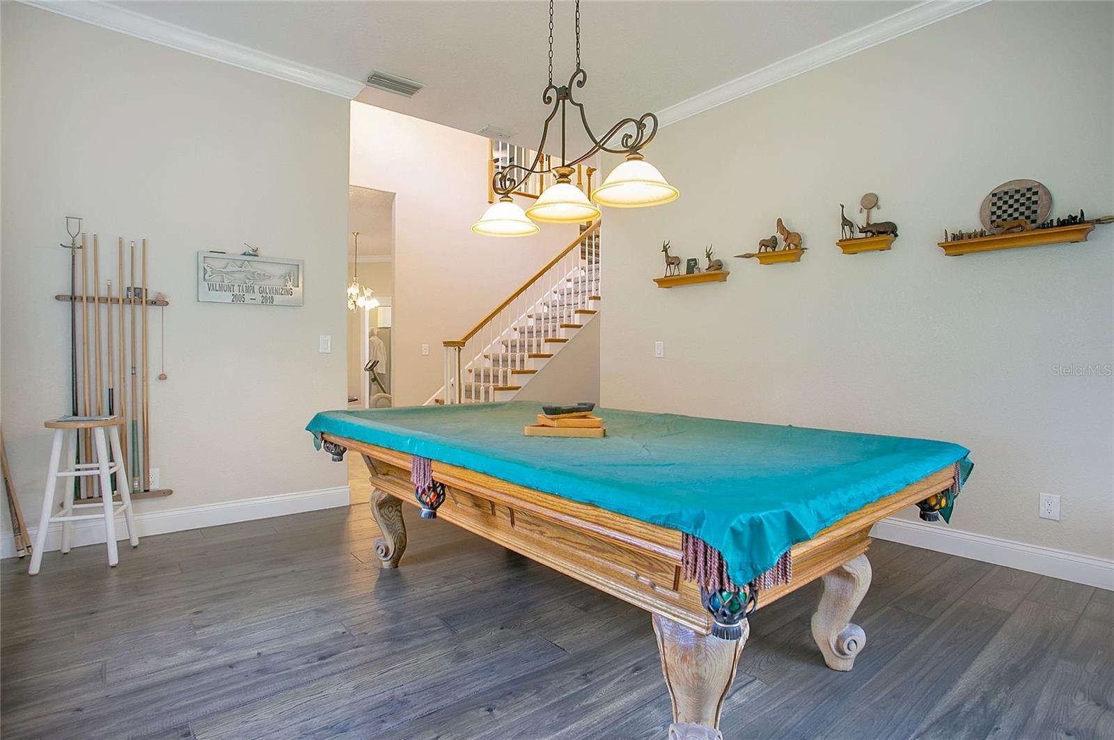 COUNTRY ESTATES - Residential