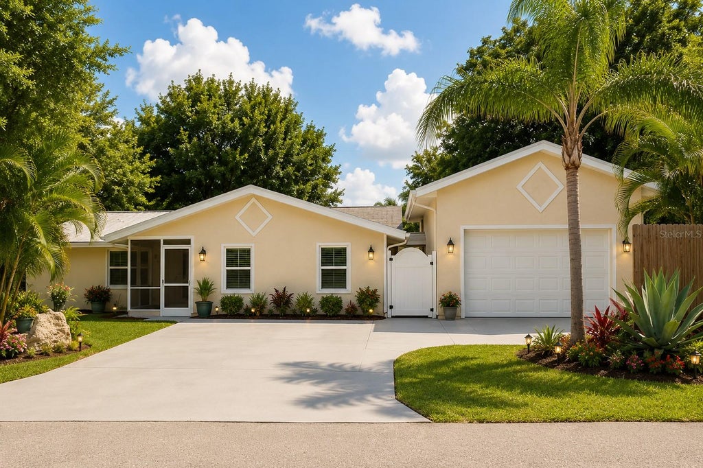 Photo of 308 Cypress Road, Venice, FL 34293 (MLS # A4704696)