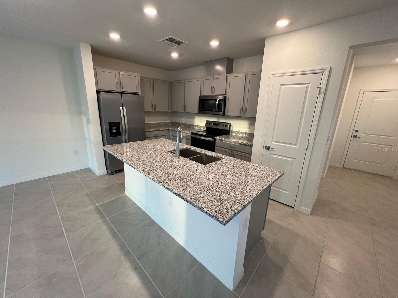 BELLAVIVA PH 4 - Residential