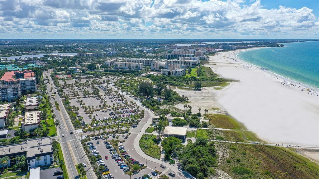 Photo of 925 Beach Road #112, Siesta Key, FL 34242 (MLS # A4667098)