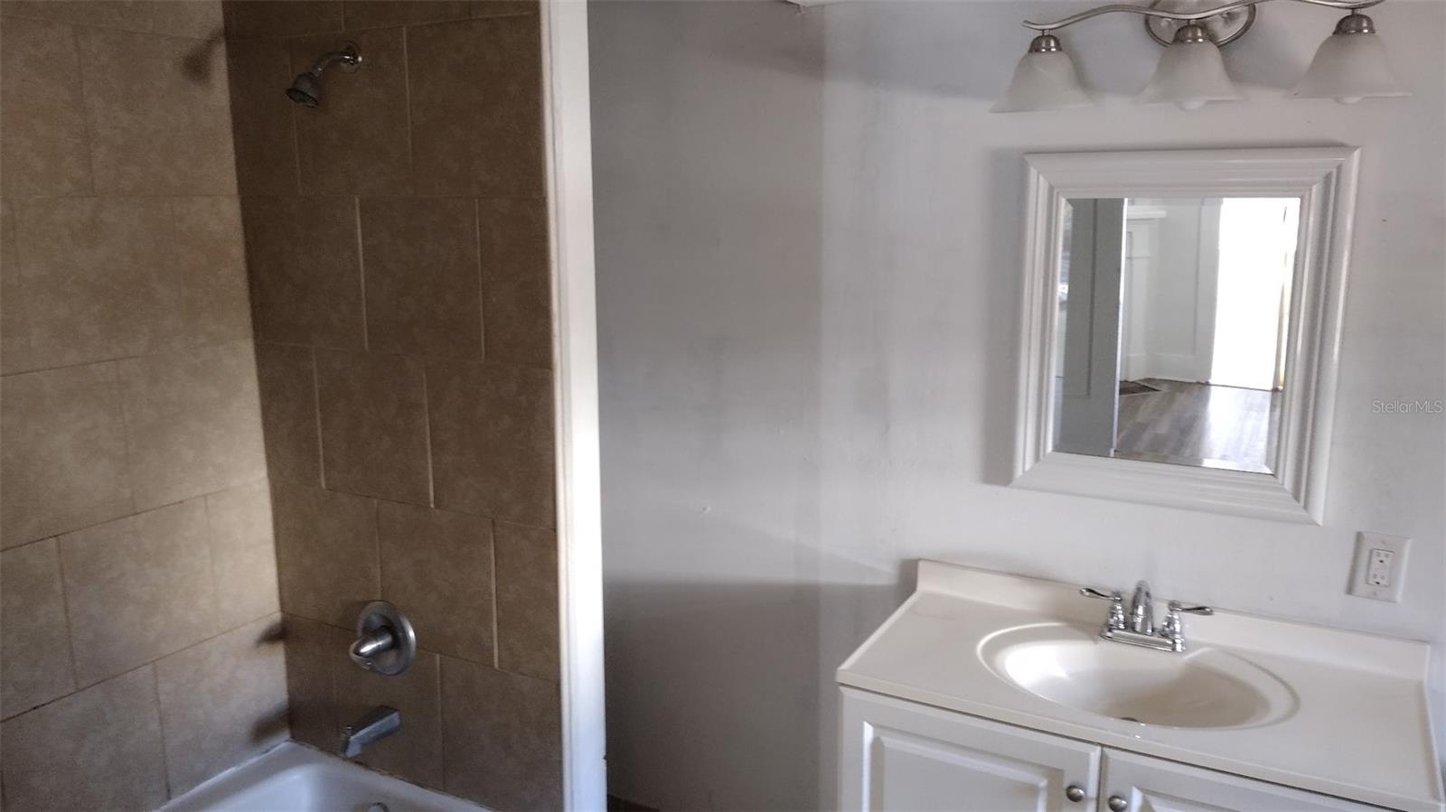 GAINESVILLE BRUSH ADD TO- - Residential Lease