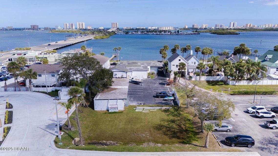 BUNCH ELIZABETH GRANT - Commercial Sale