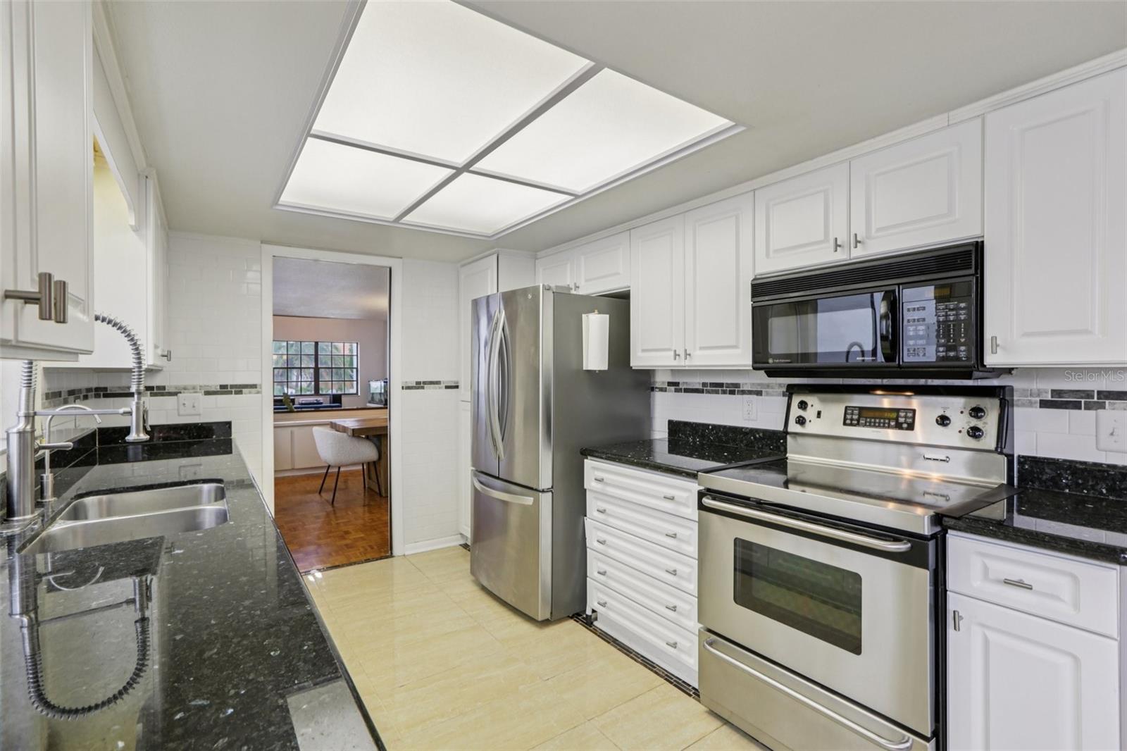 VISTA DEL RIO - Residential